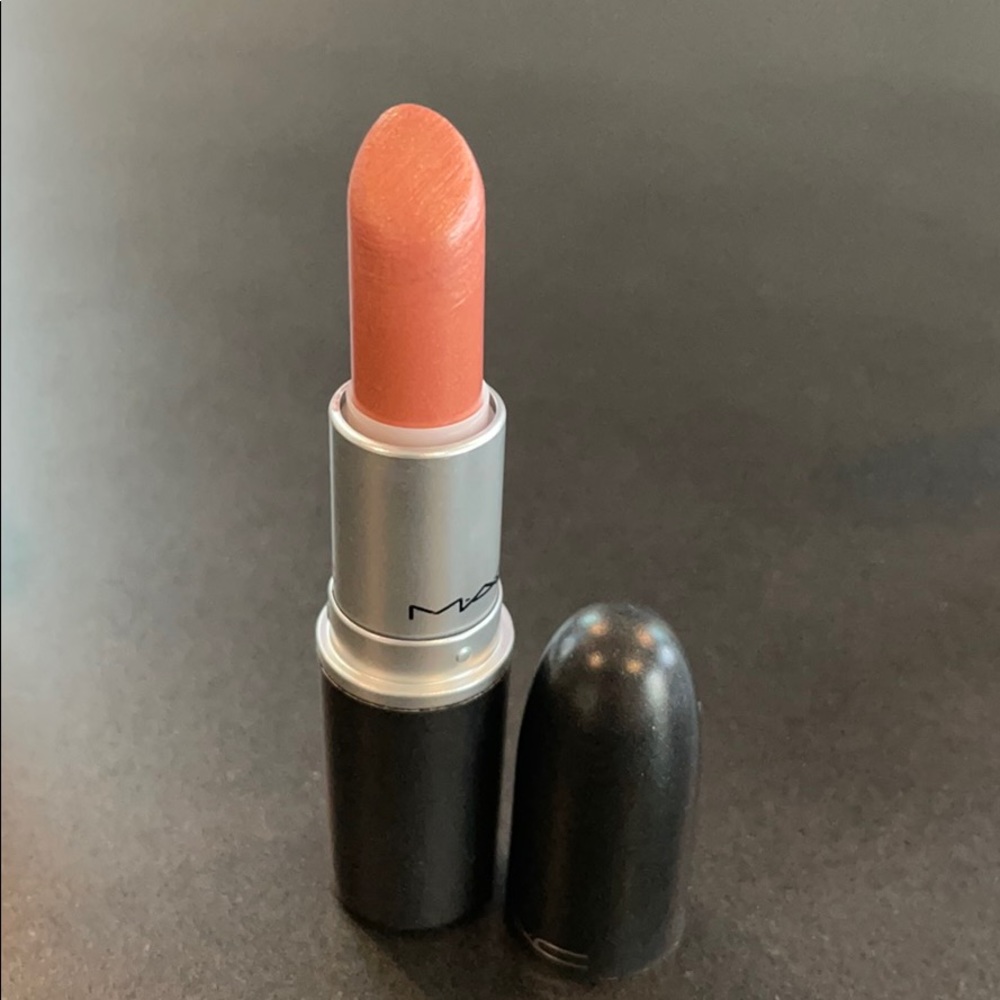 MAC lipstick Charmfactor